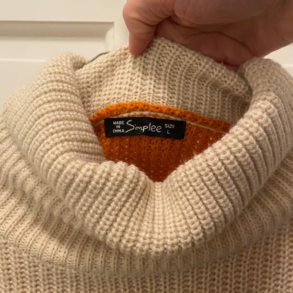 Simplee Colorblock Sweater - Picture 4 of 5